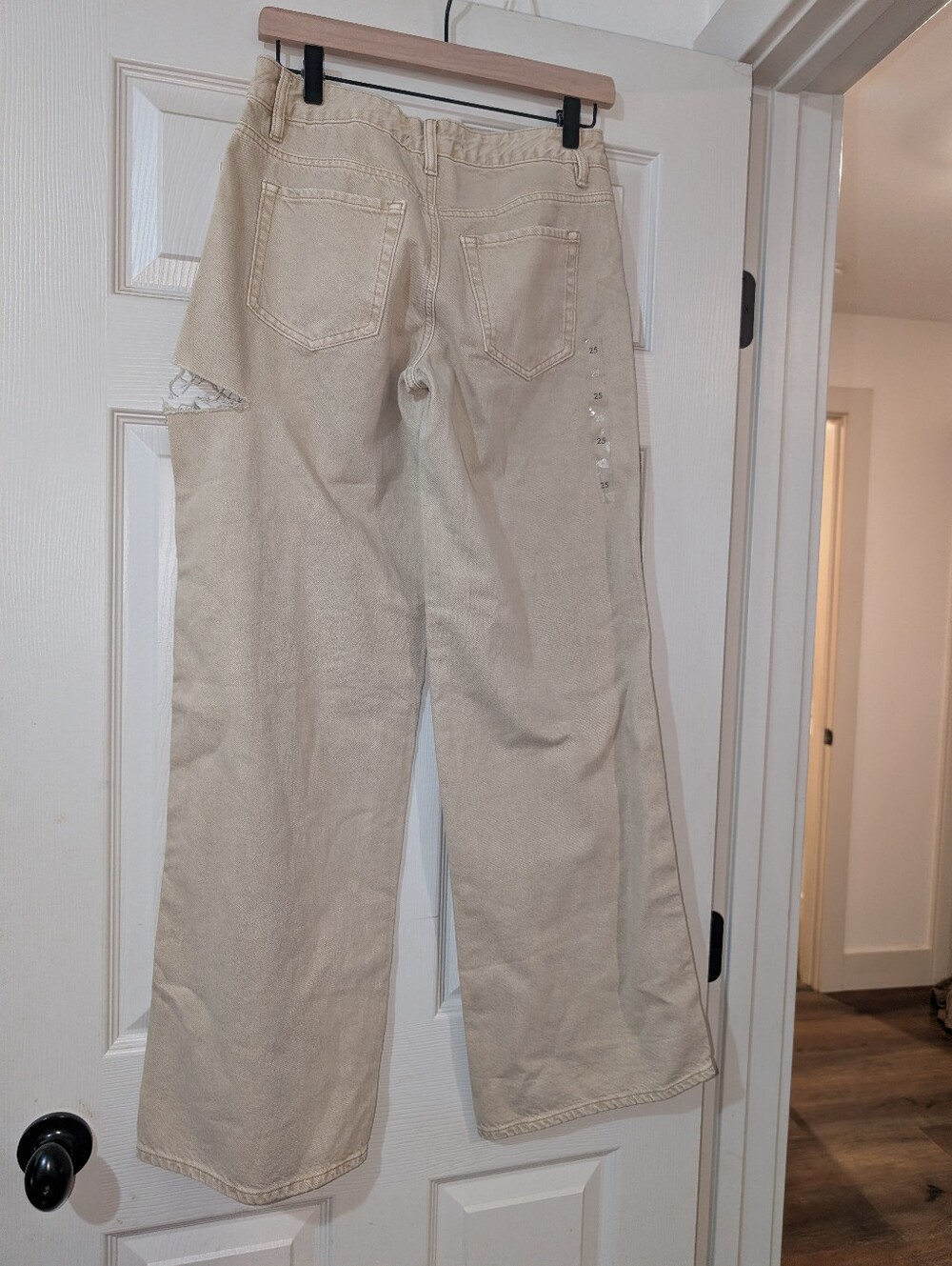 Low Rise Baggy Jeans - Picture 3 of 6